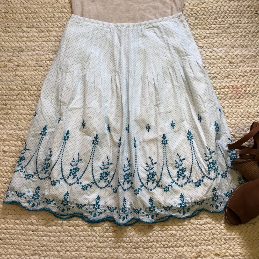Ann Taylor sz 2 midi length scalloped skirt EUC